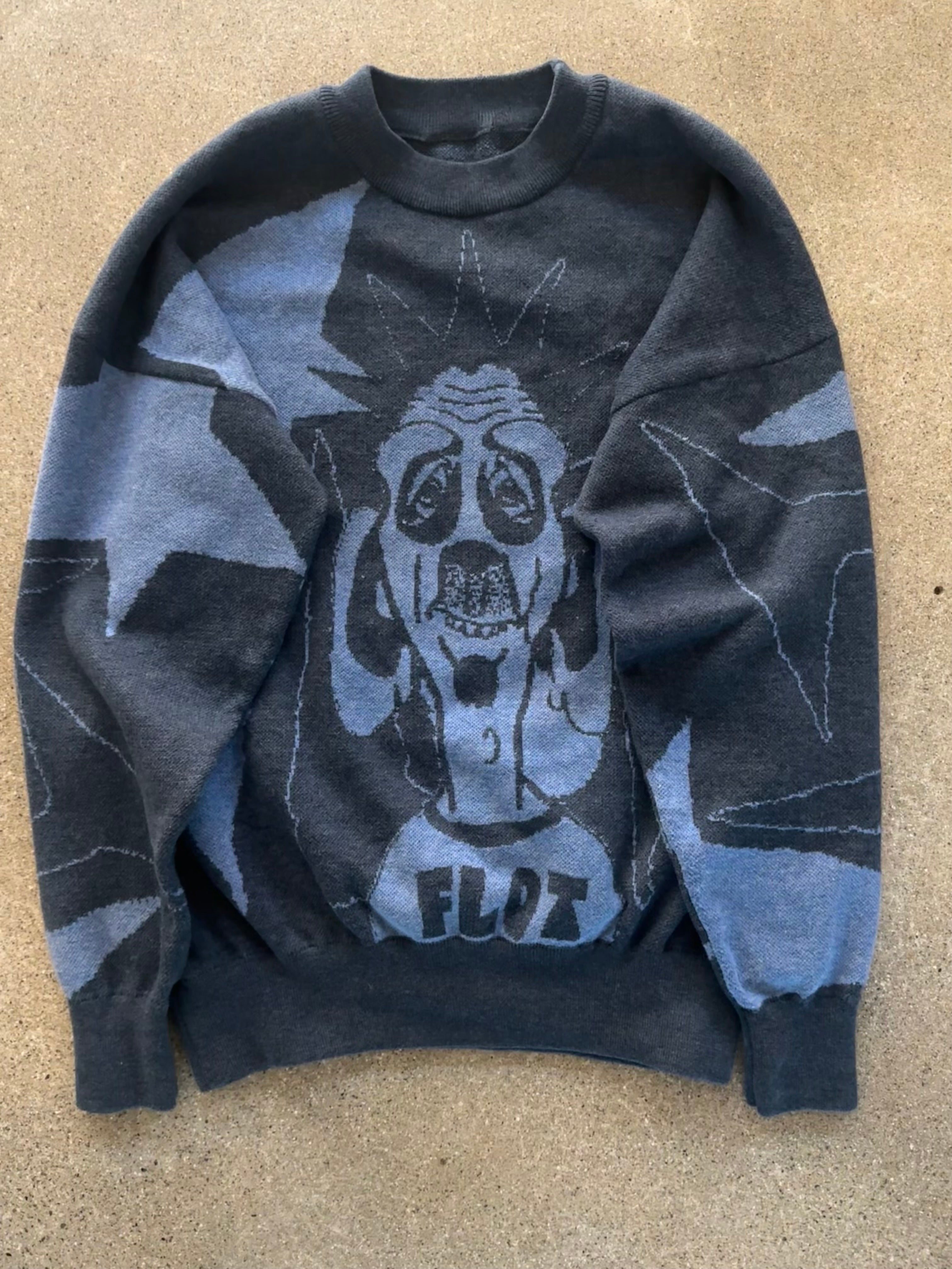 Nangunyard Sweater