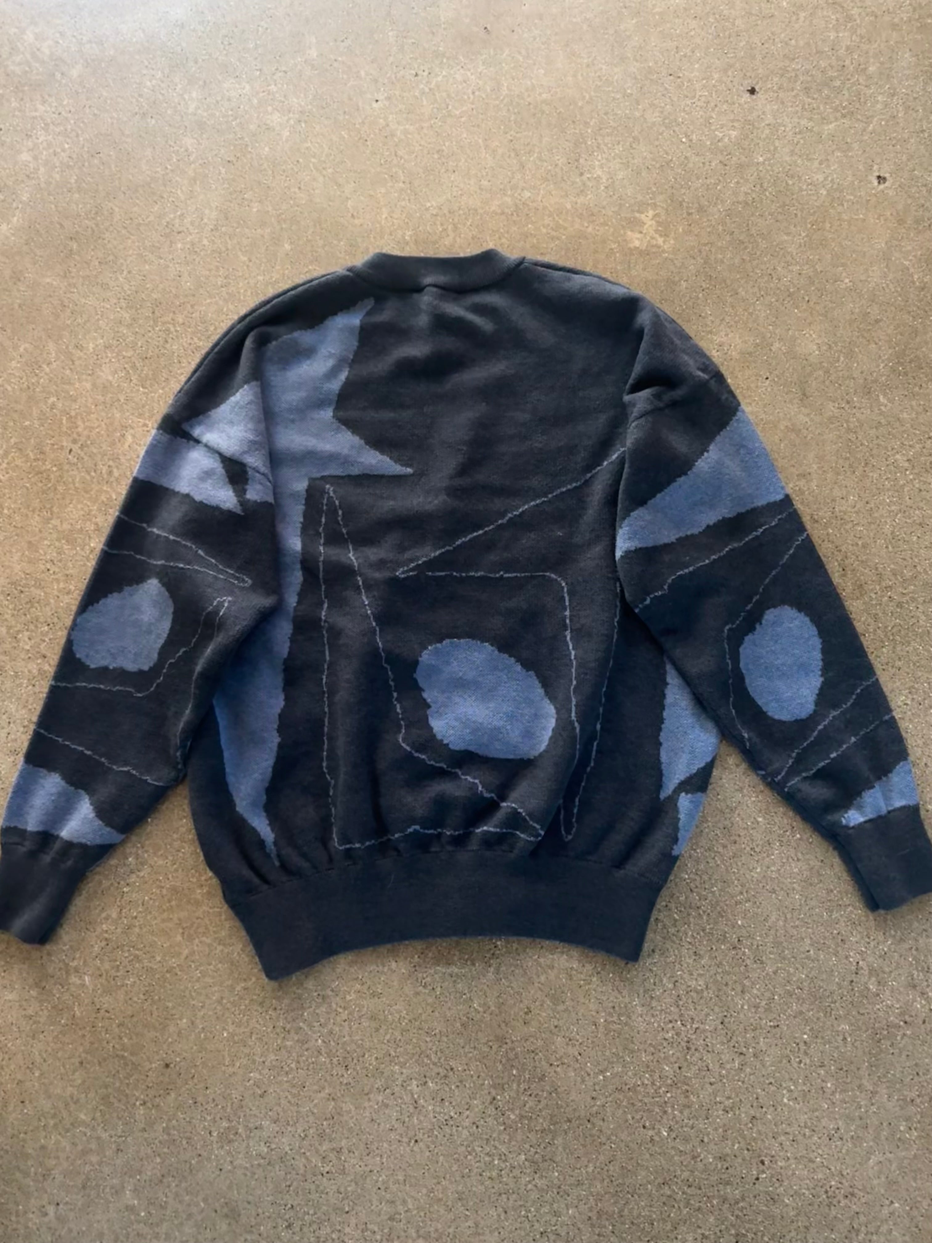 Nangunyard Sweater